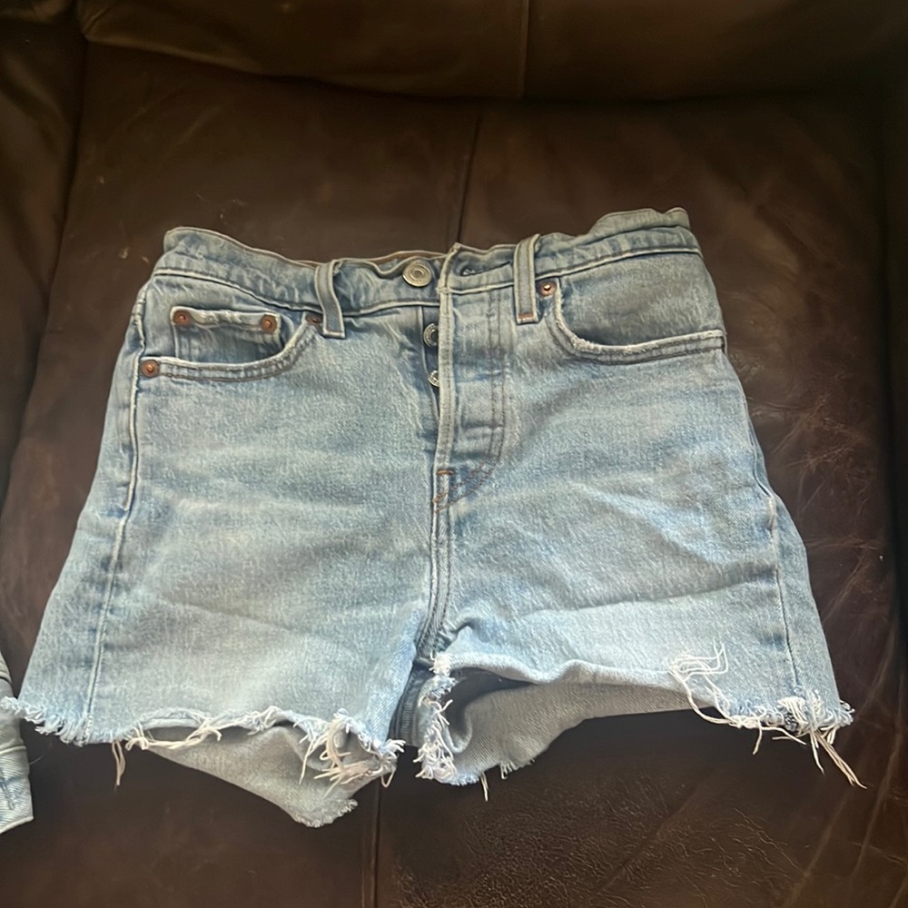 Levi’s Shorts *Flaw